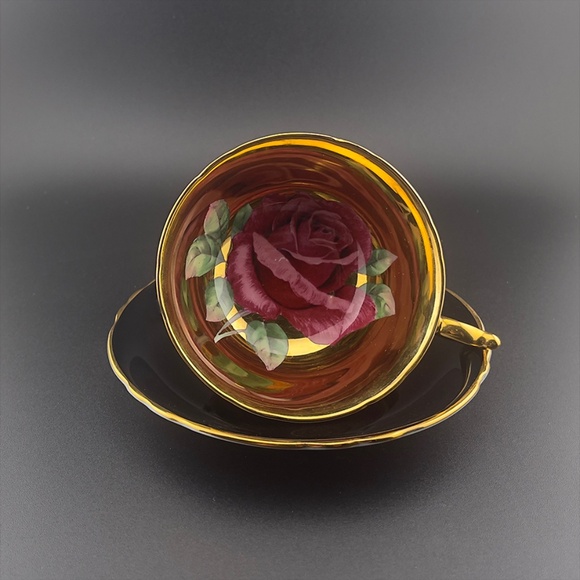 Meet your Poshers, Ladyb & Big Tex - Picture 3 of 5